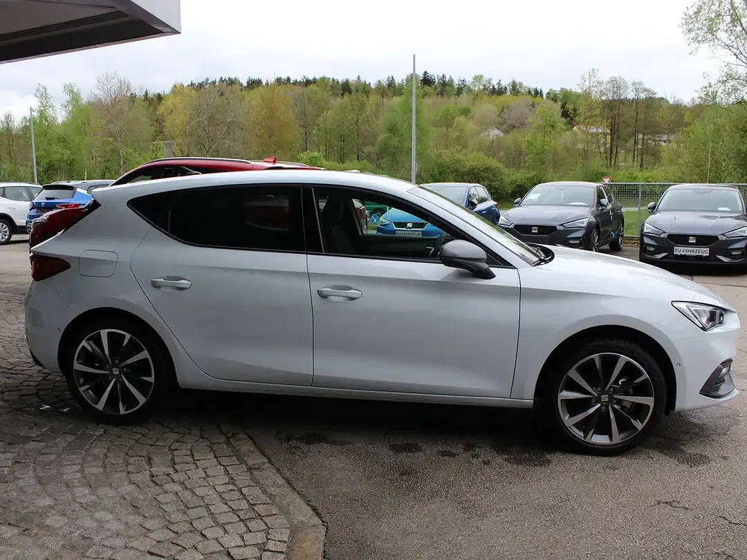 SEAT Leon - Thumbnail 3