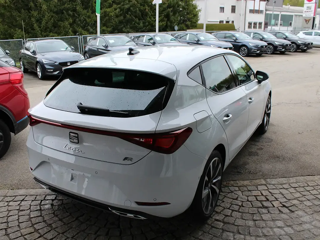SEAT Leon - Thumbnail 4