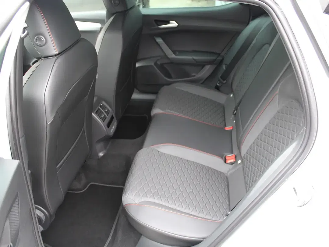 SEAT Leon - Thumbnail 8