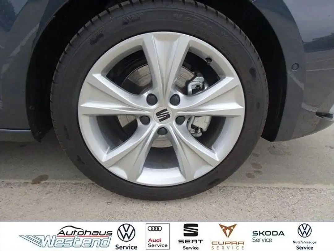 SEAT Leon - Thumbnail 4