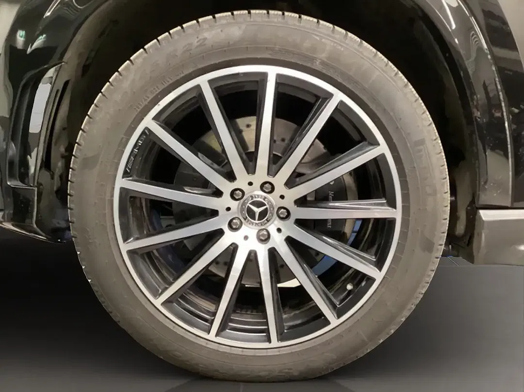 Mercedes-Benz GLS 450 4MATIC AMG - foto 9