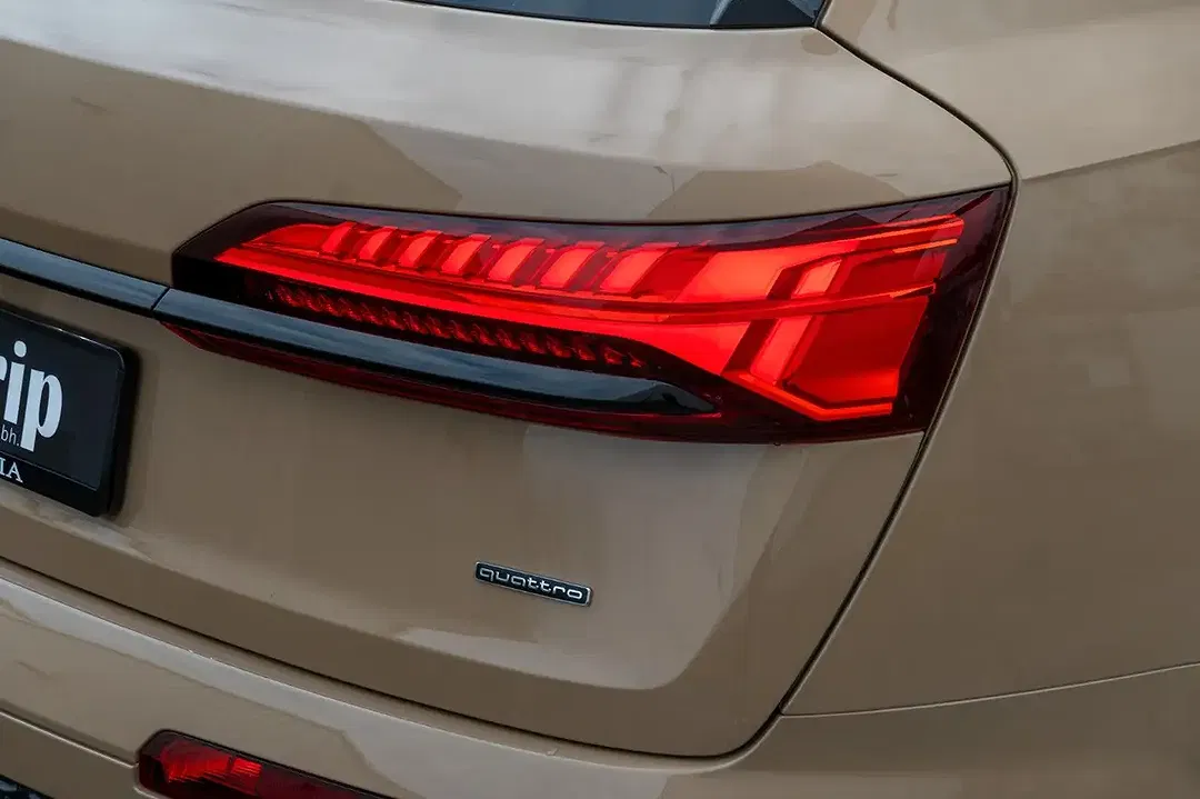 Audi Q7 - Thumbnail 7