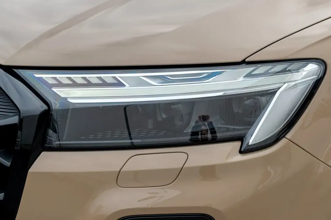 Audi Q7 - Thumbnail 8