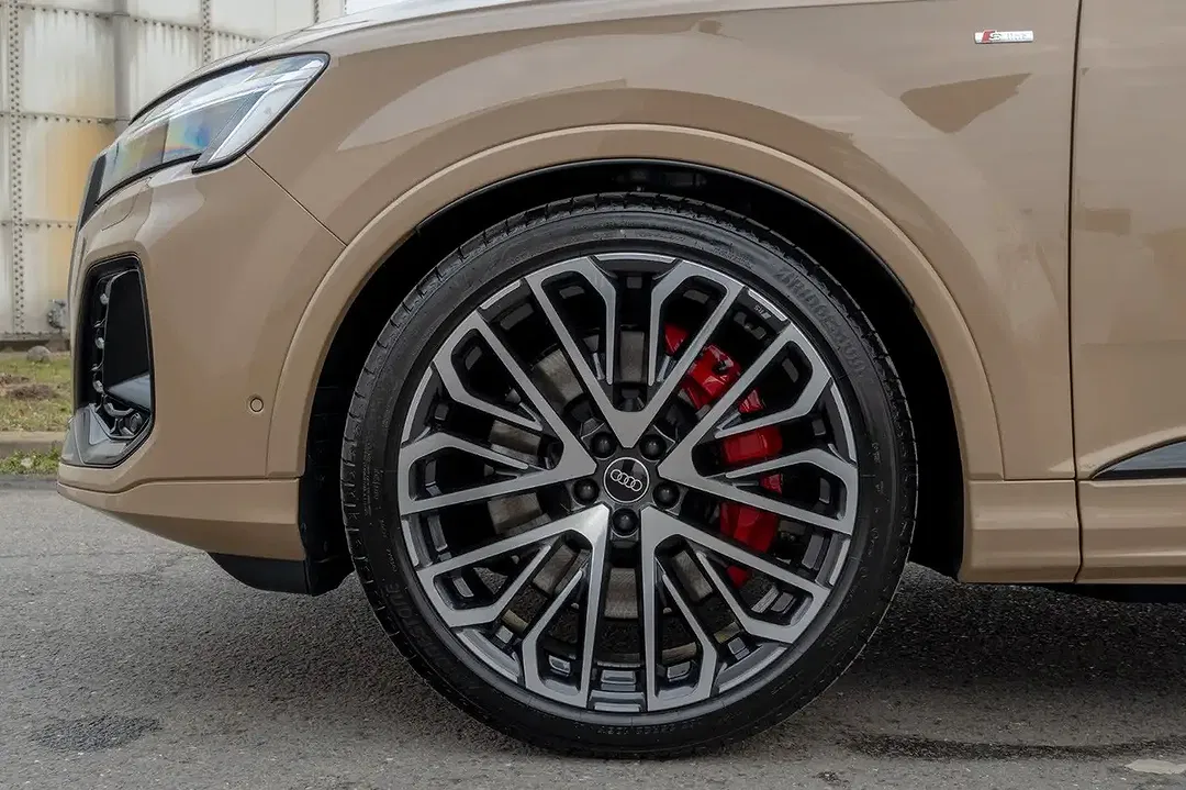Audi Q7 - Thumbnail 9