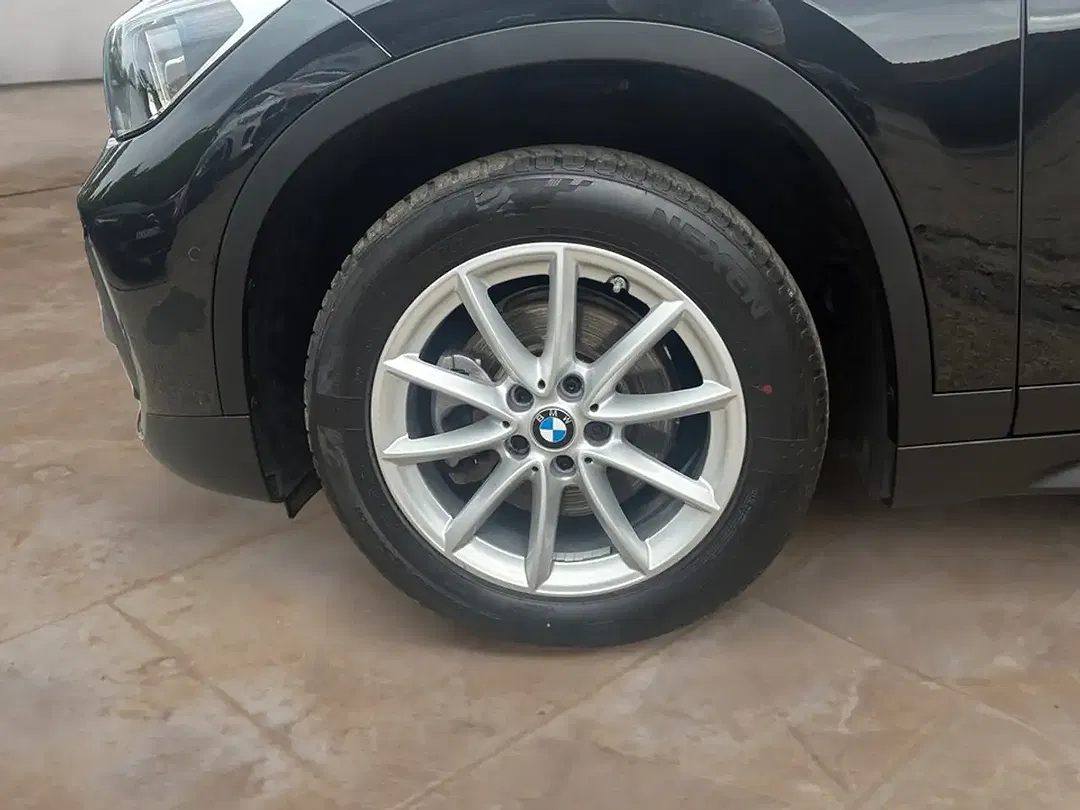 BMW X1 - Thumbnail 3