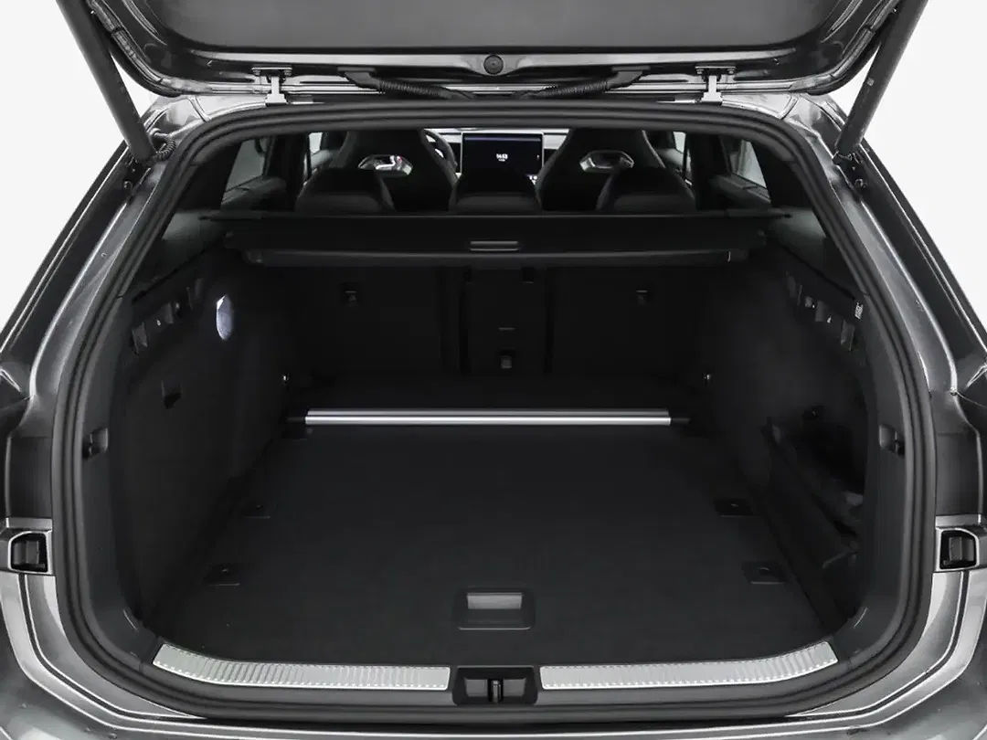 Volkswagen Passat - Thumbnail 14