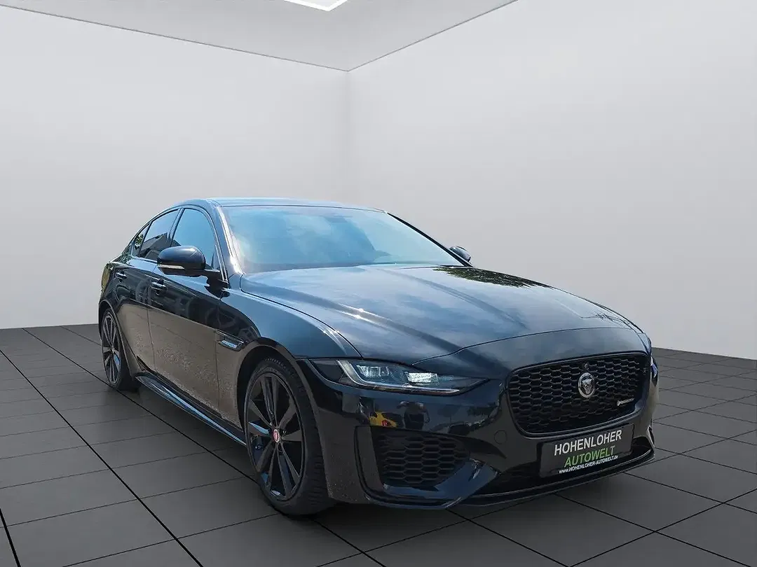 Jaguar XE - Thumbnail 9