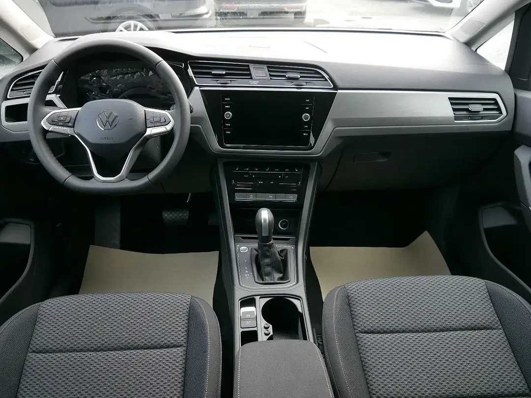 Volkswagen Touran - Thumbnail 12
