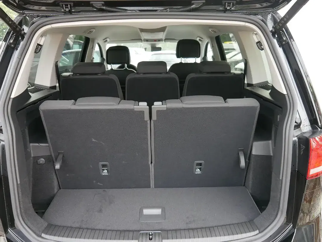 Volkswagen Touran - Thumbnail 8