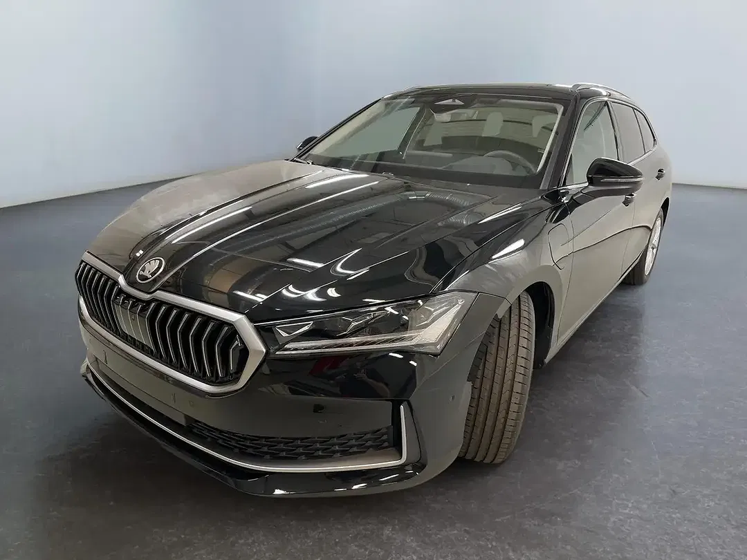 Skoda Superb - Thumbnail 1