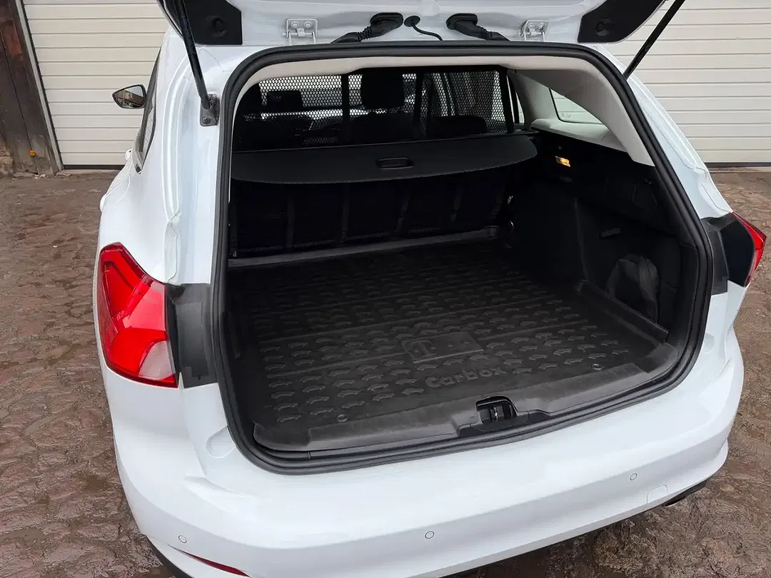 Ford Focus - Thumbnail 4