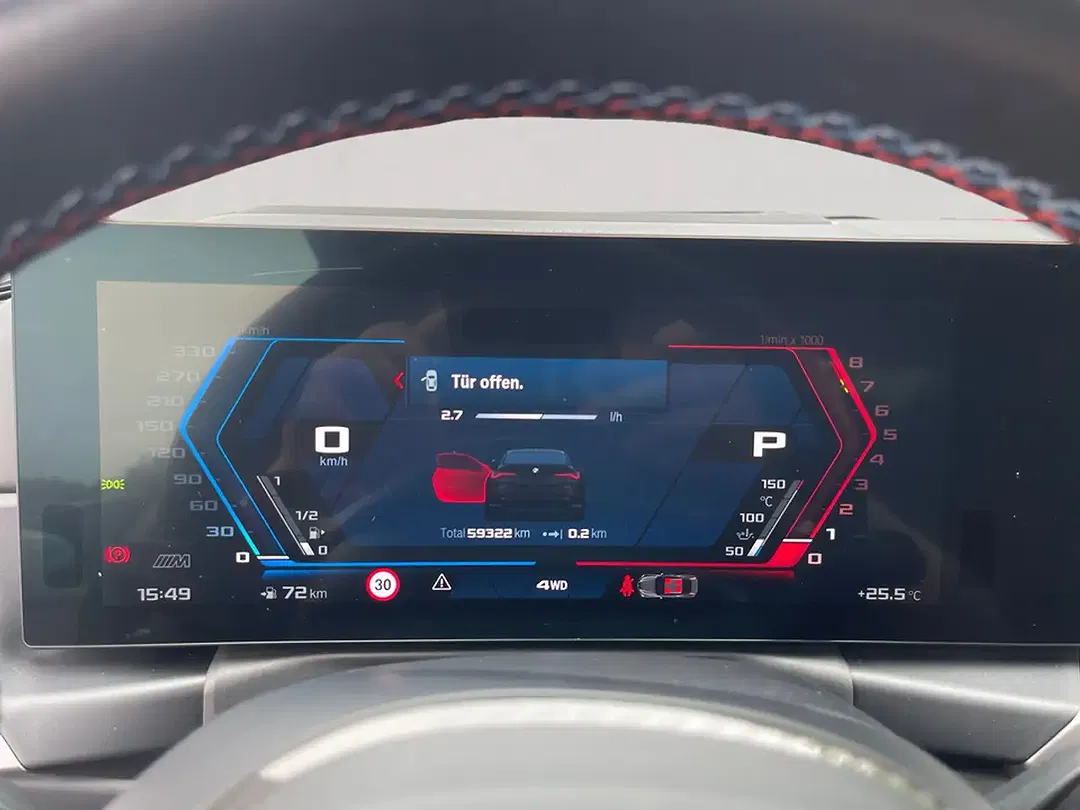 BMW M4 - Thumbnail 11