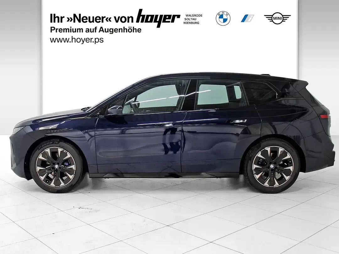 BMW iX - Thumbnail 3