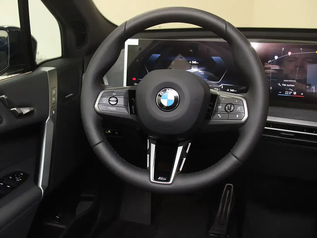 BMW iX - Thumbnail 9
