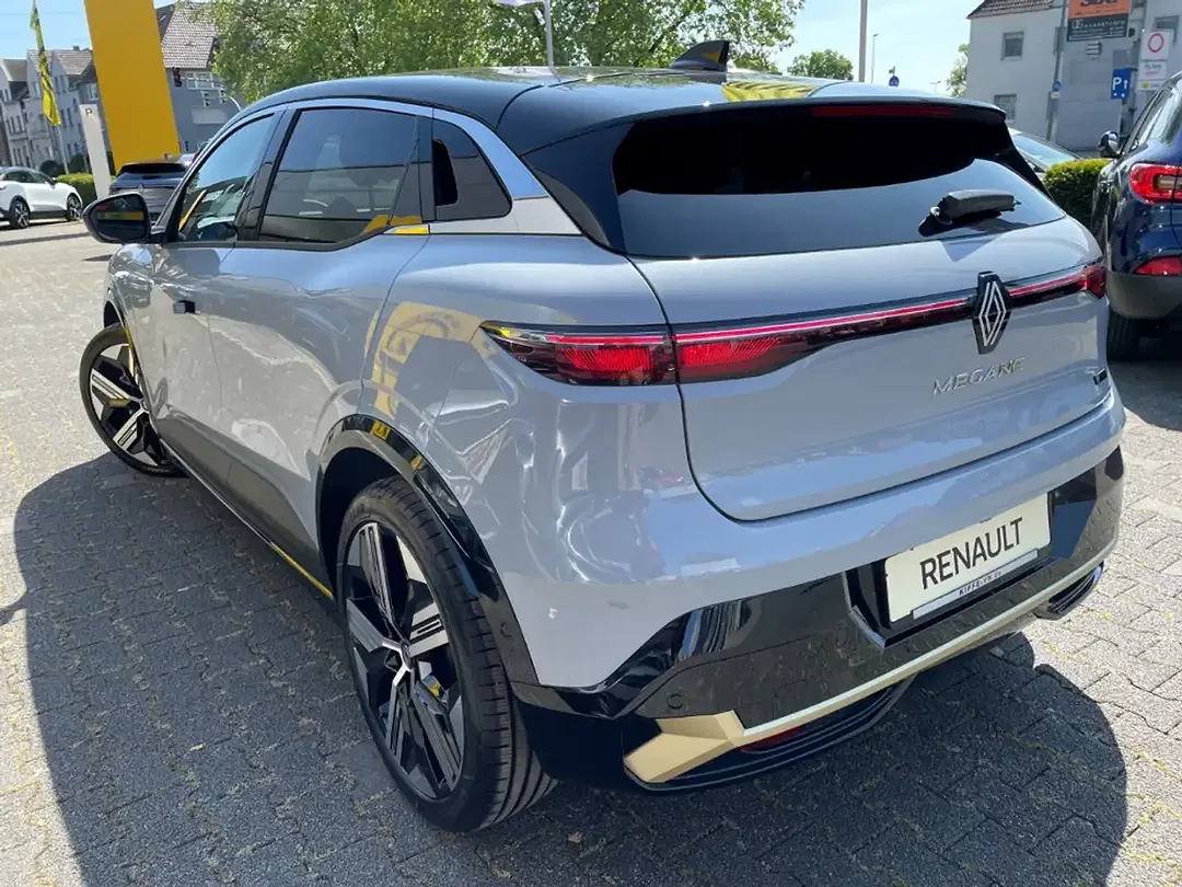 Renault Megane E-Tech - Thumbnail 3
