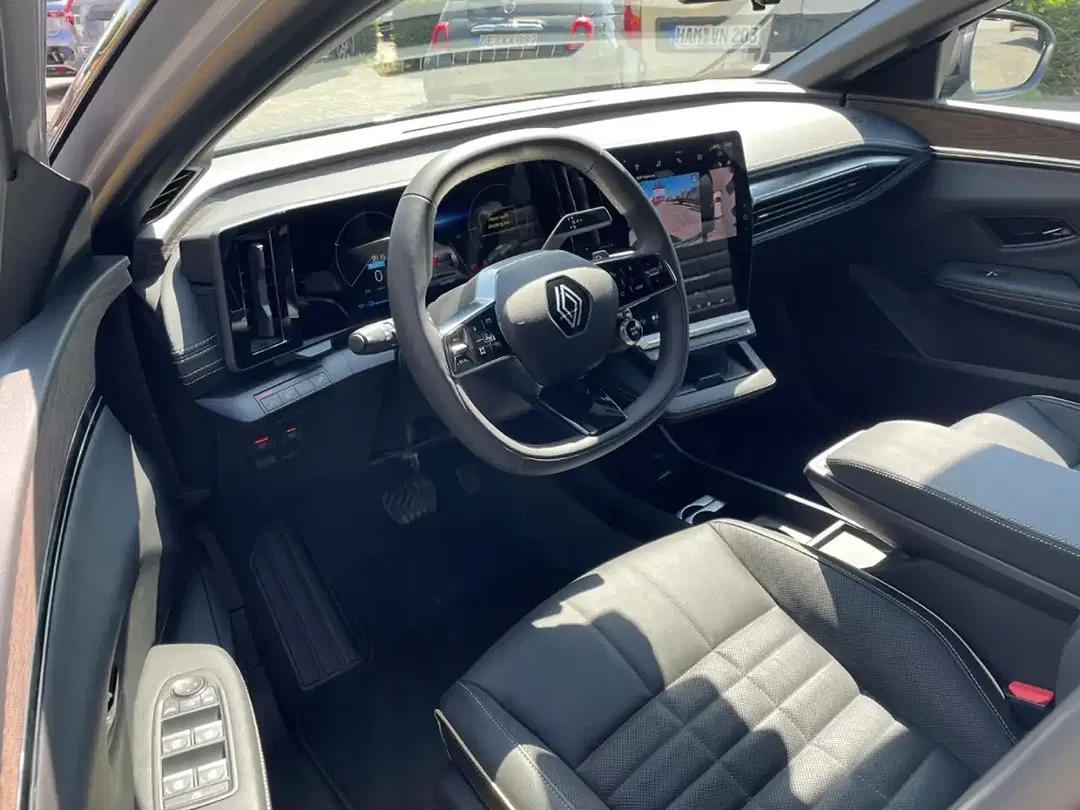 Renault Megane E-Tech - Thumbnail 7