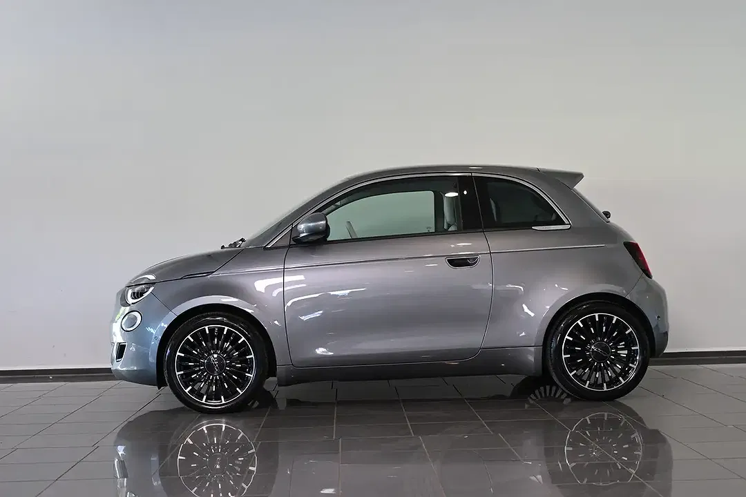 Fiat 500e - Thumbnail 3