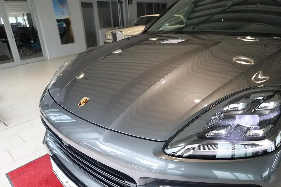 Porsche Cayenne - Thumbnail 9