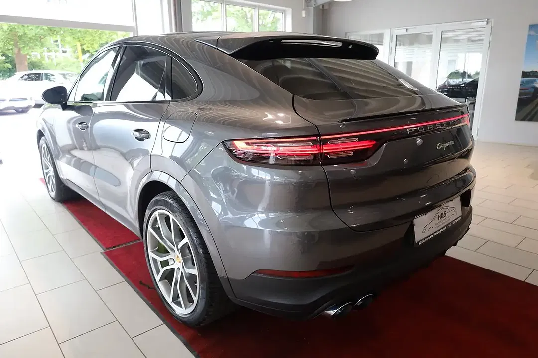 Porsche Cayenne - Thumbnail 3