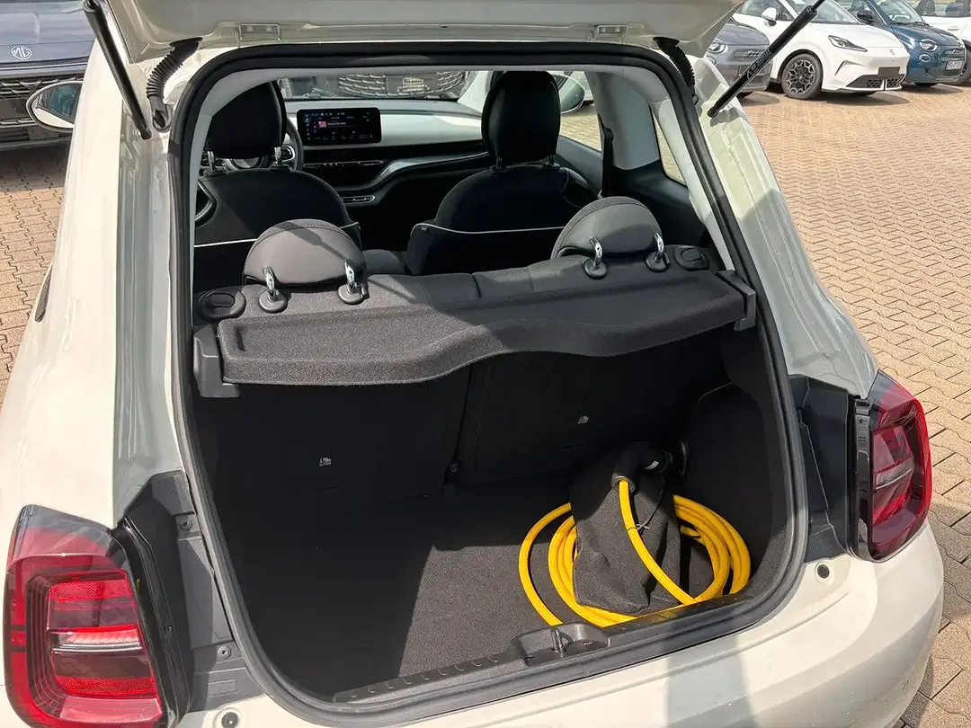 Fiat 500e - Thumbnail 6