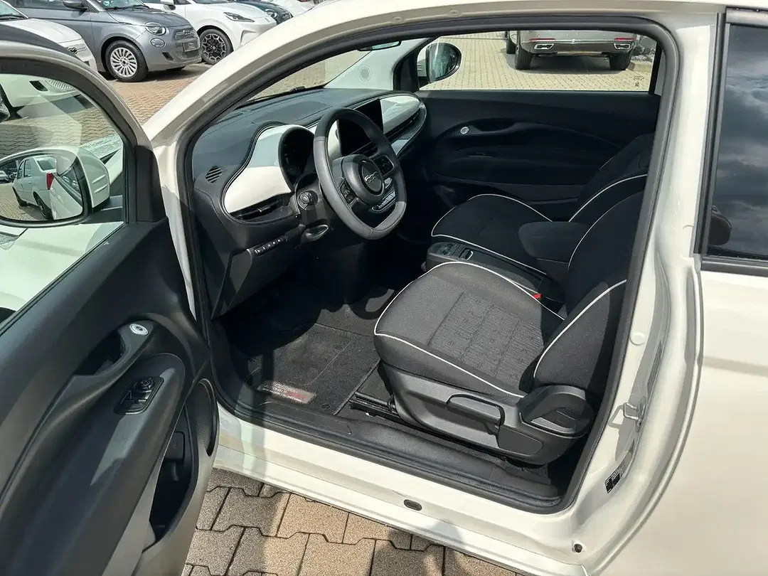 Fiat 500e - Thumbnail 8