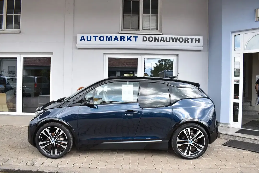 BMW i3 - Thumbnail 3