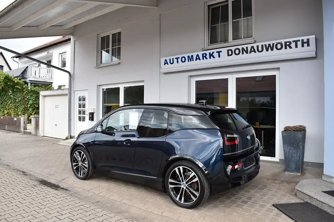 BMW i3 - Thumbnail 4