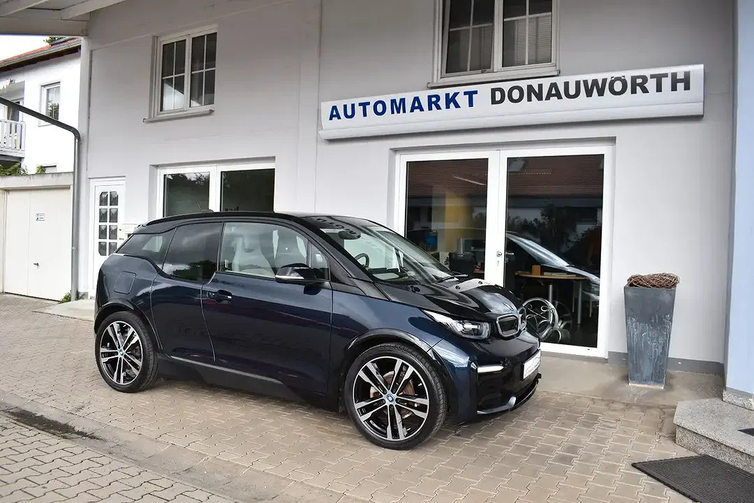 BMW i3 - Thumbnail 9