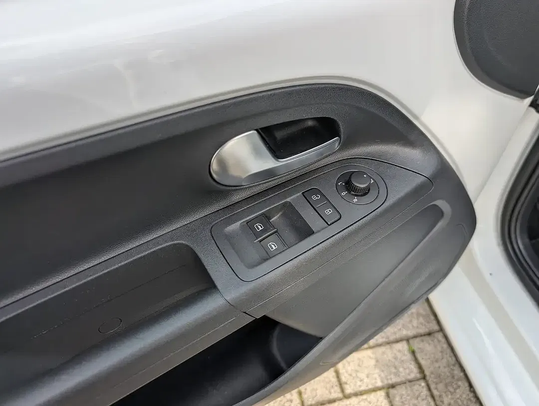 Volkswagen up! - Thumbnail 7