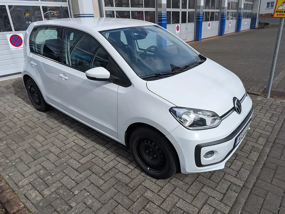 Volkswagen up! - Thumbnail 3