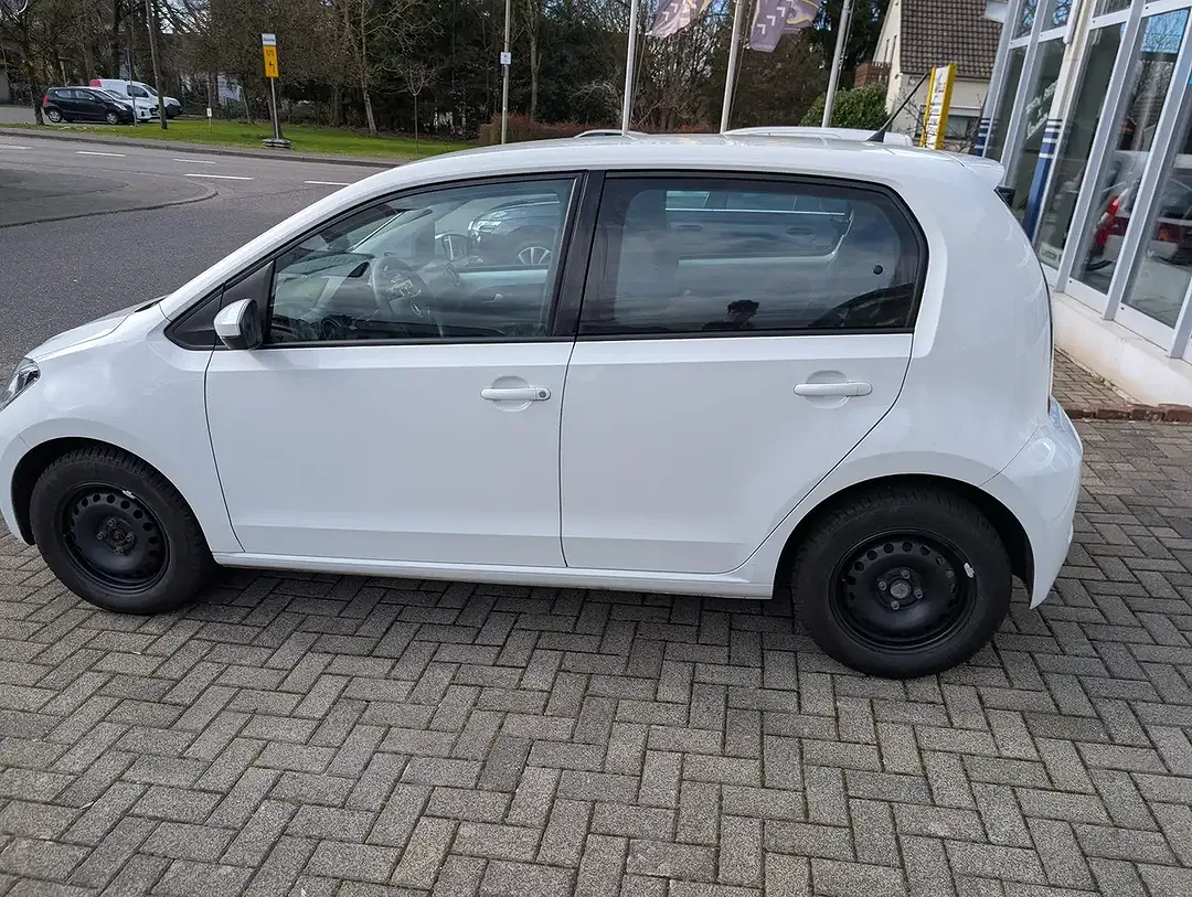 Volkswagen up! - Thumbnail 5