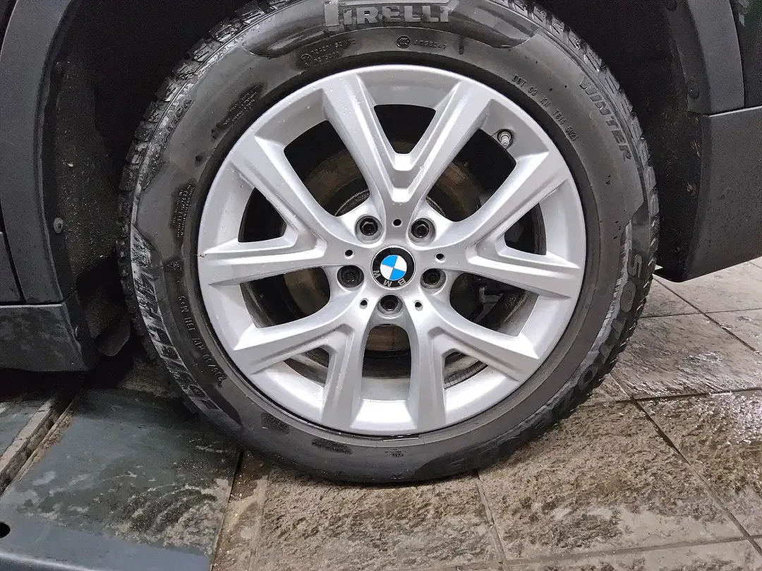 BMW X1 - Thumbnail 10