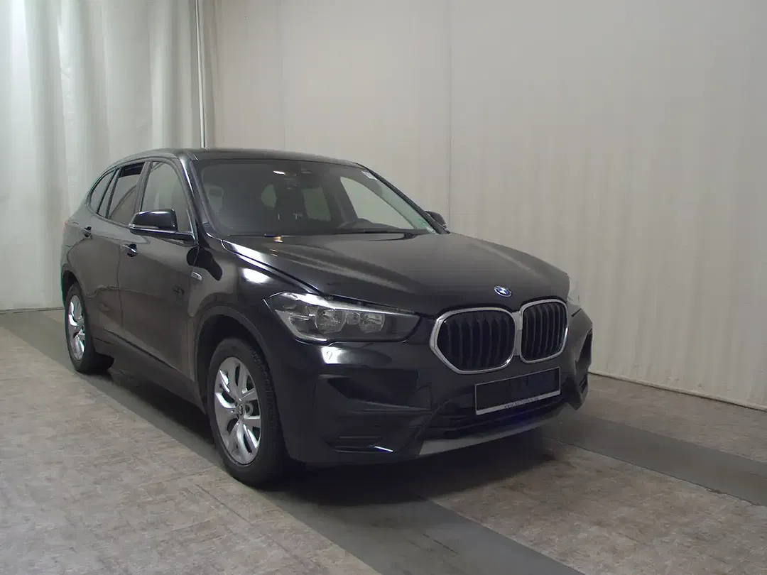 BMW X1 - Thumbnail 3