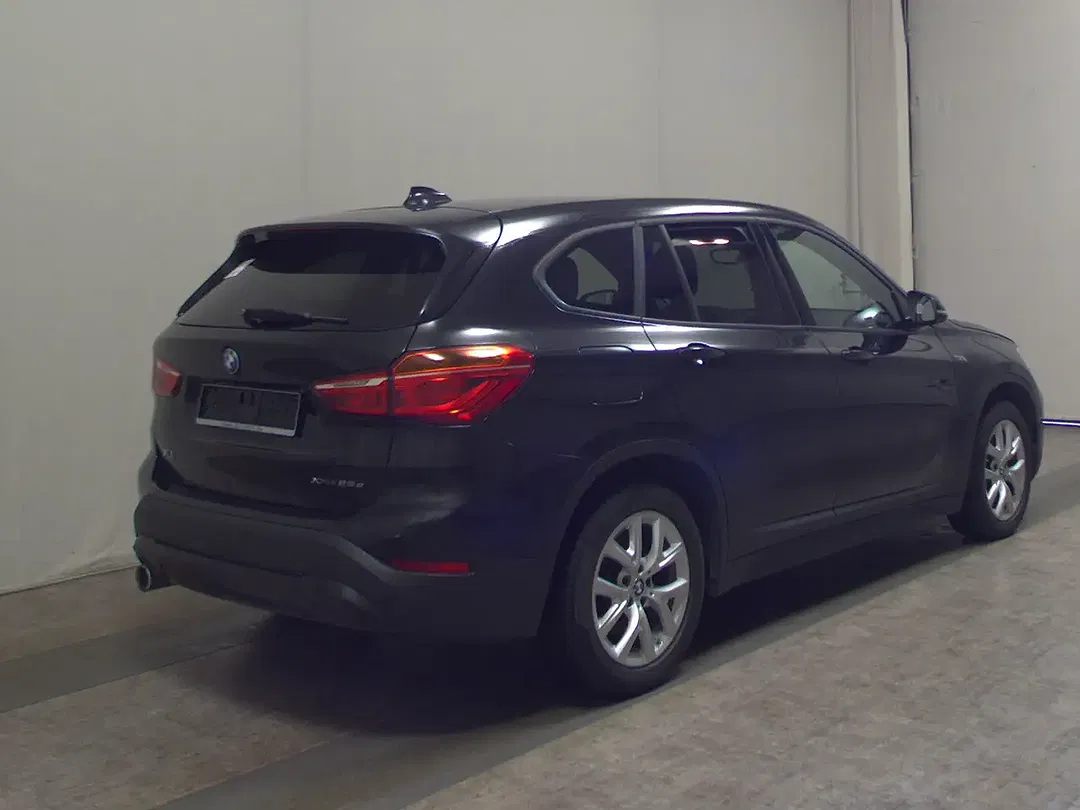 BMW X1 - Thumbnail 4