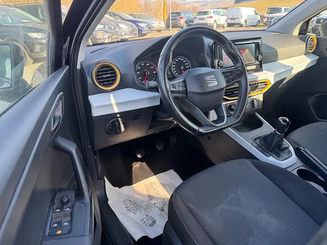 SEAT Arona - Thumbnail 9