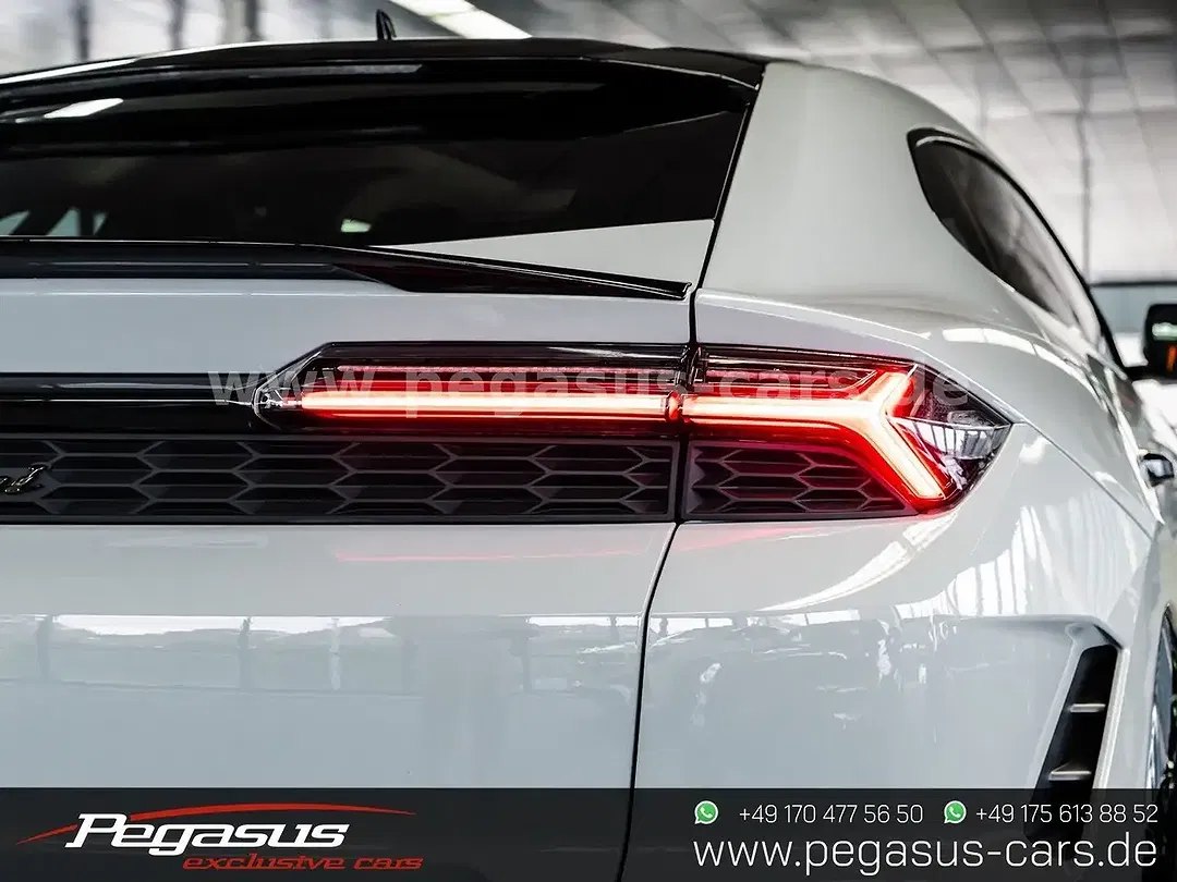 Lamborghini Urus - Thumbnail 11