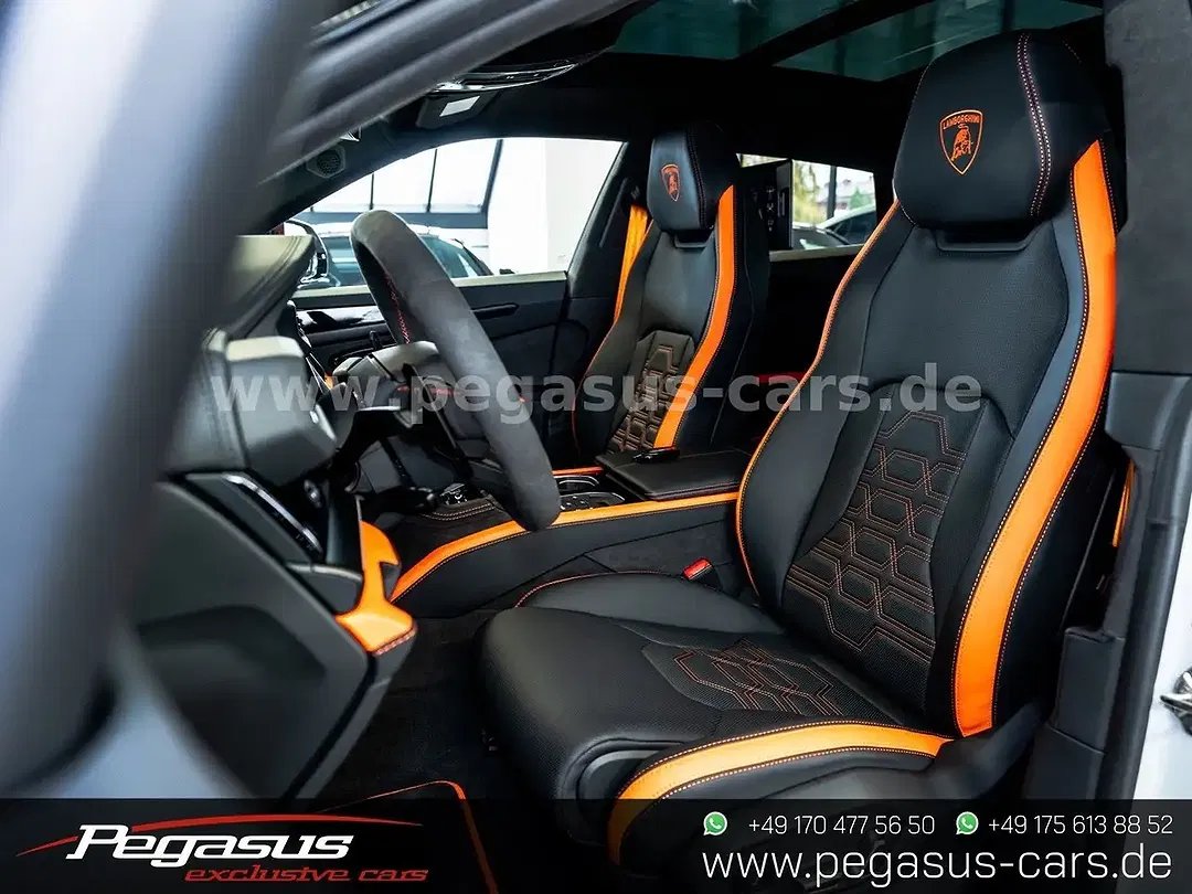 Lamborghini Urus - Thumbnail 2