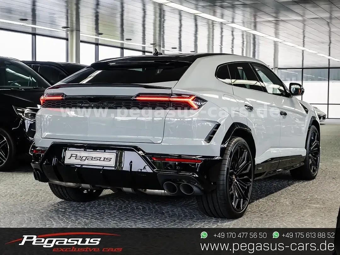 Lamborghini Urus - Thumbnail 6