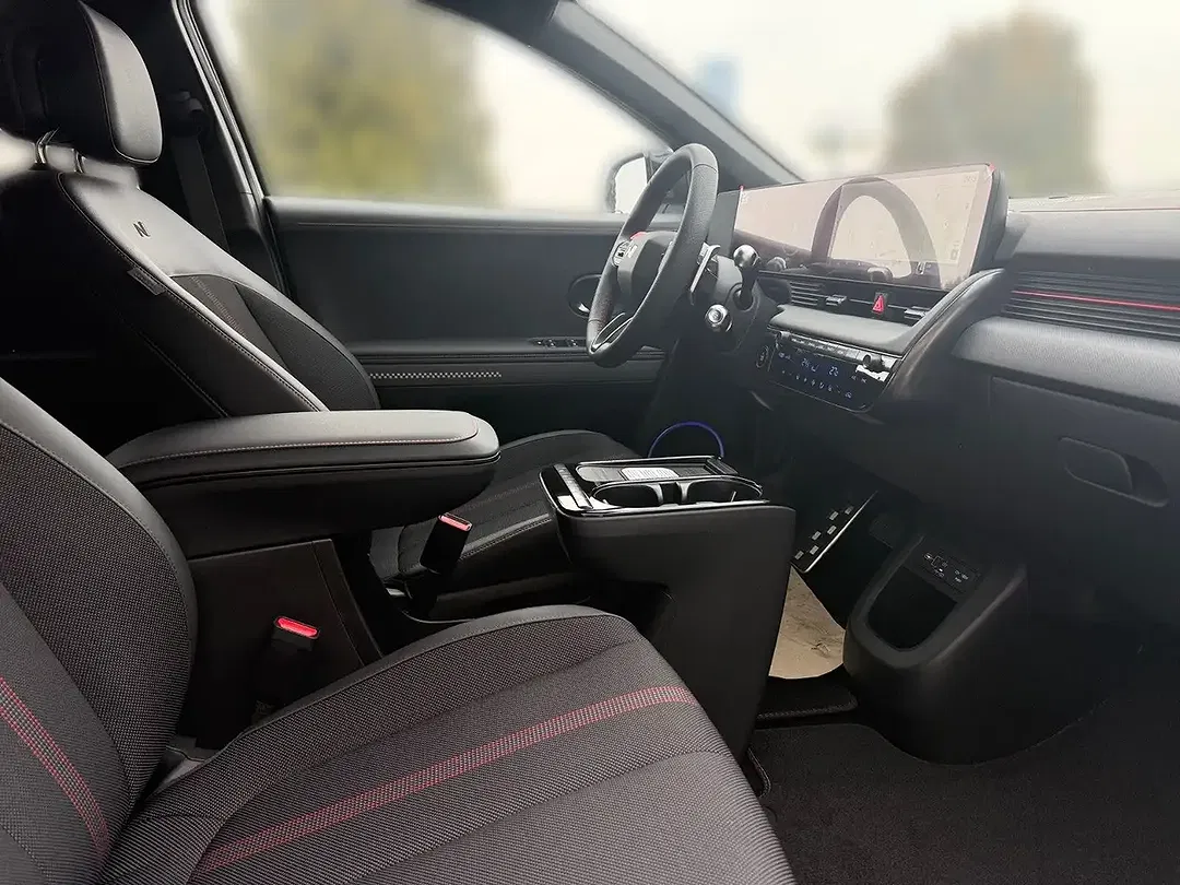 Hyundai IONIQ 5 - Thumbnail 14