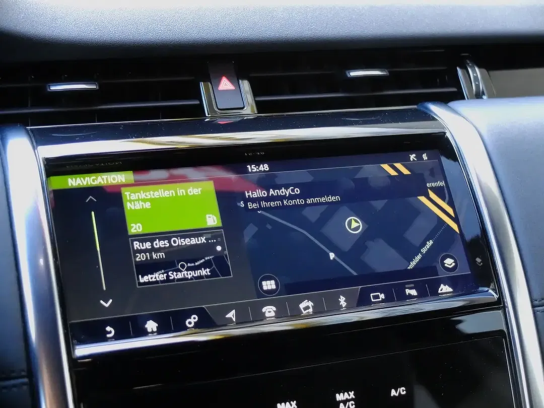 Land Rover Discovery Sport - Thumbnail 9