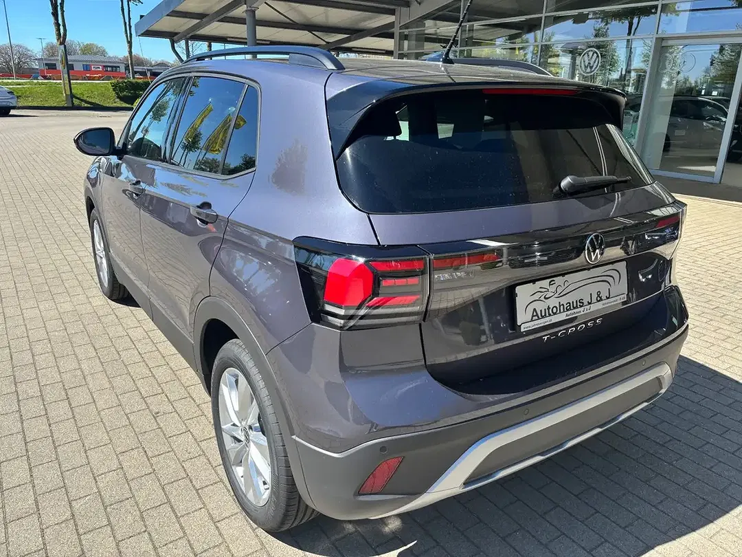 Volkswagen T-Cross - Thumbnail 2