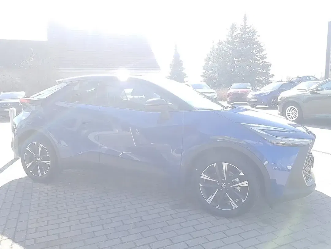 Toyota C-HR - Thumbnail 3