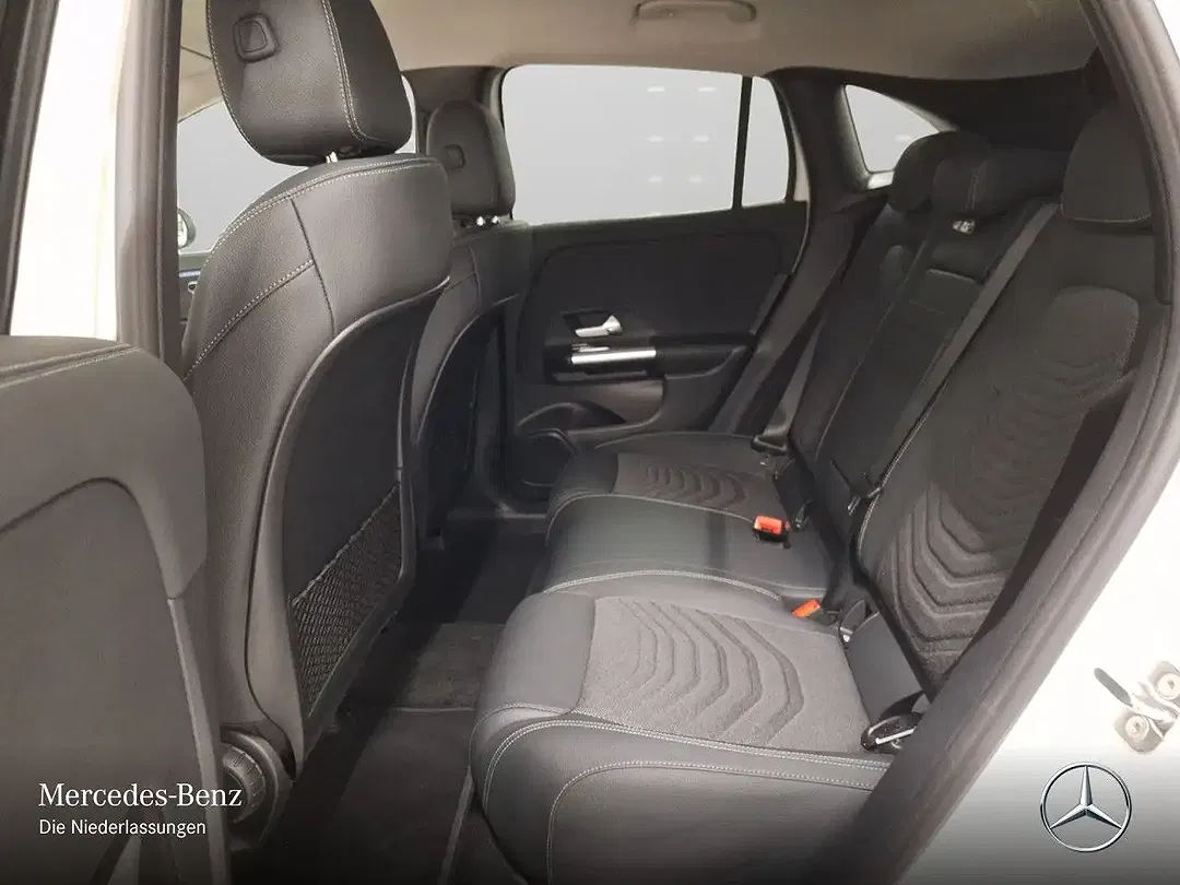 Mercedes-Benz EQA 250 - Thumbnail 11