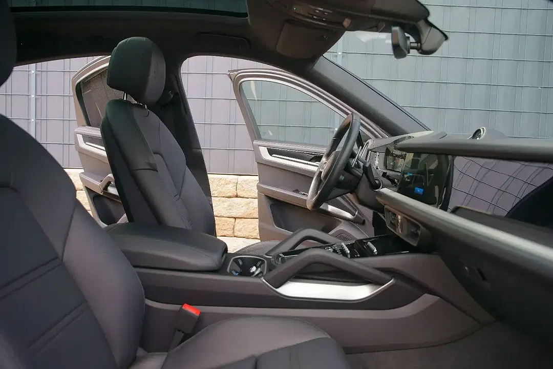 Porsche Cayenne - Thumbnail 10