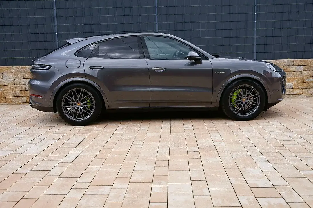 Porsche Cayenne - Thumbnail 5