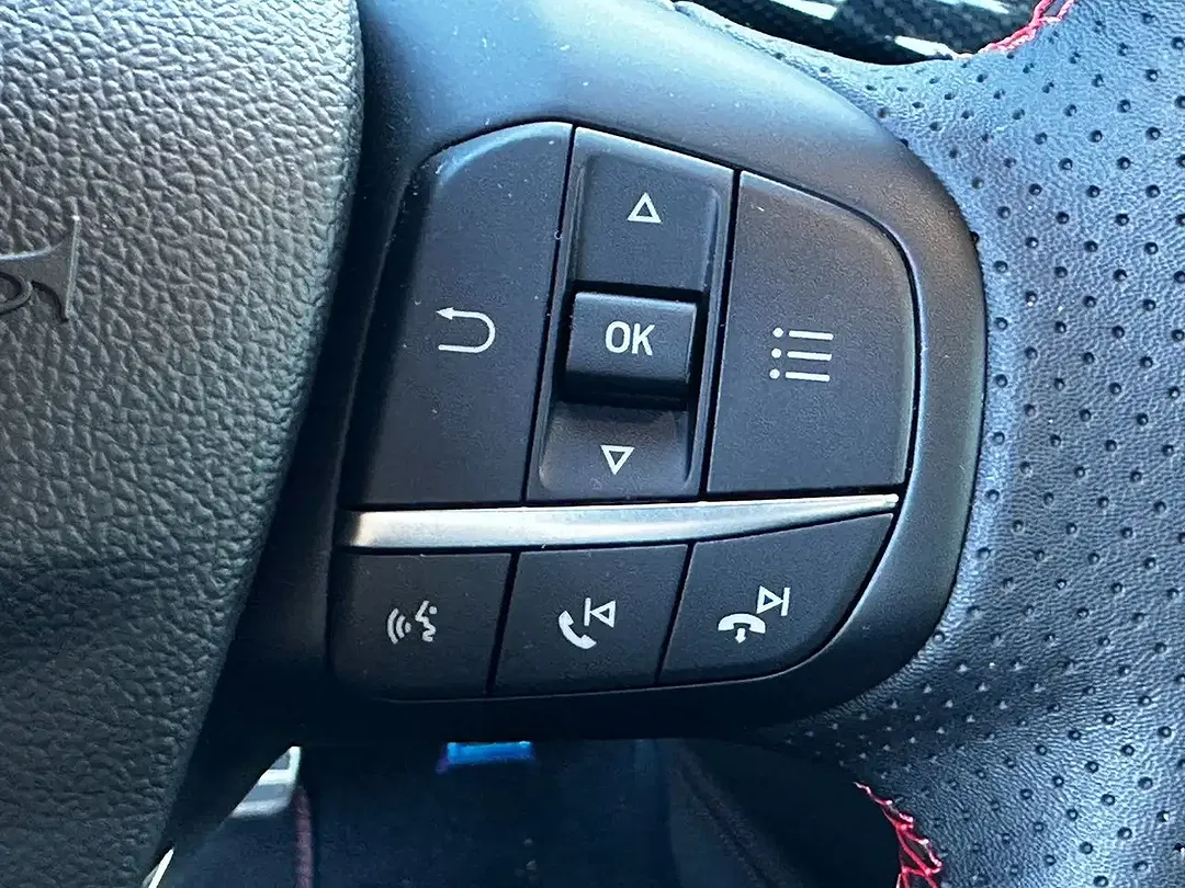 Ford Focus - Thumbnail 17