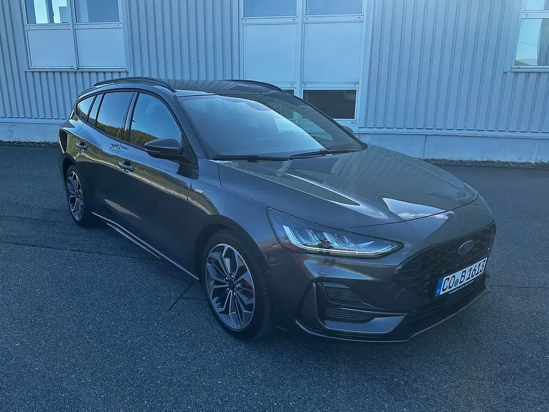 Ford Focus - Thumbnail 4
