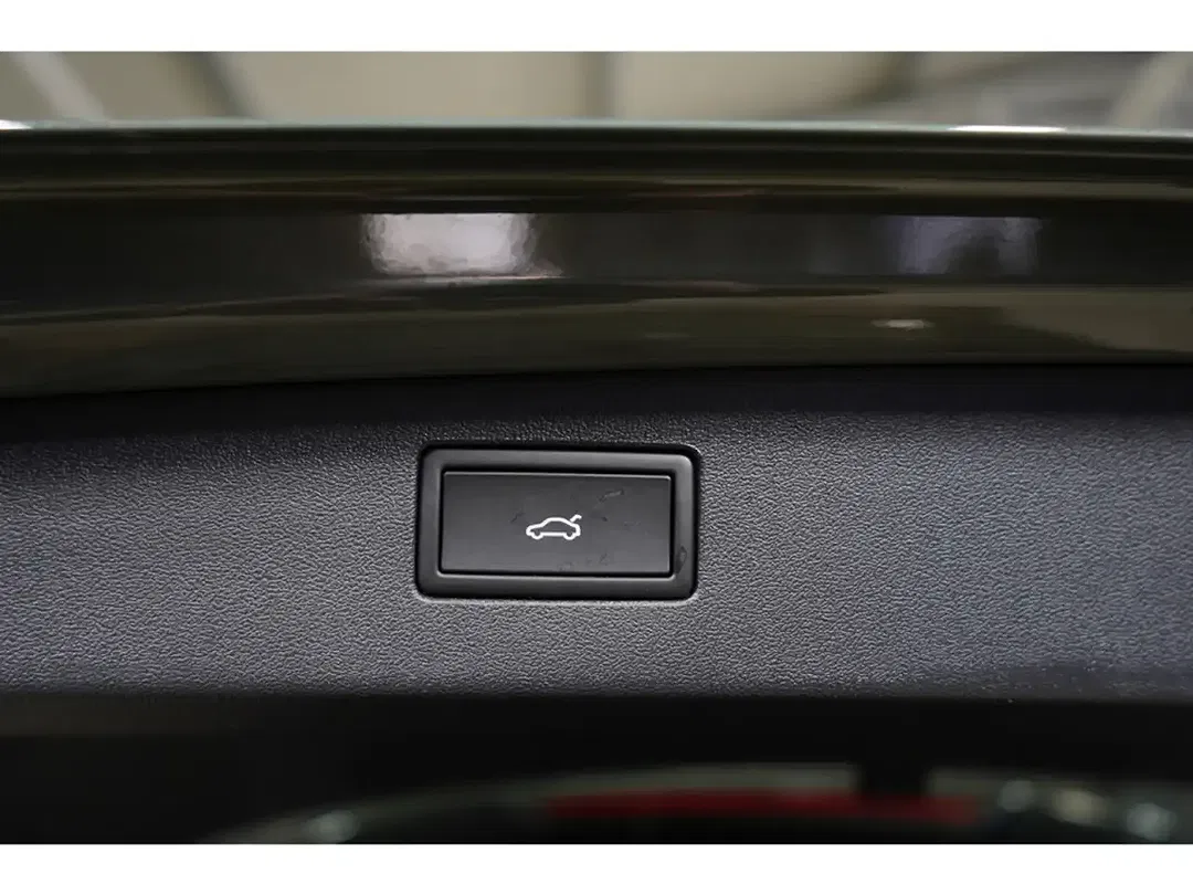 Volkswagen Tiguan - Thumbnail 12