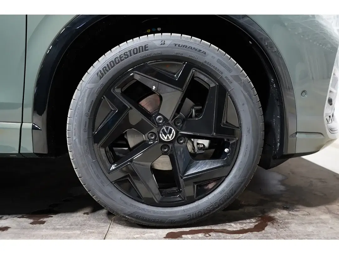 Volkswagen Tiguan - Thumbnail 13