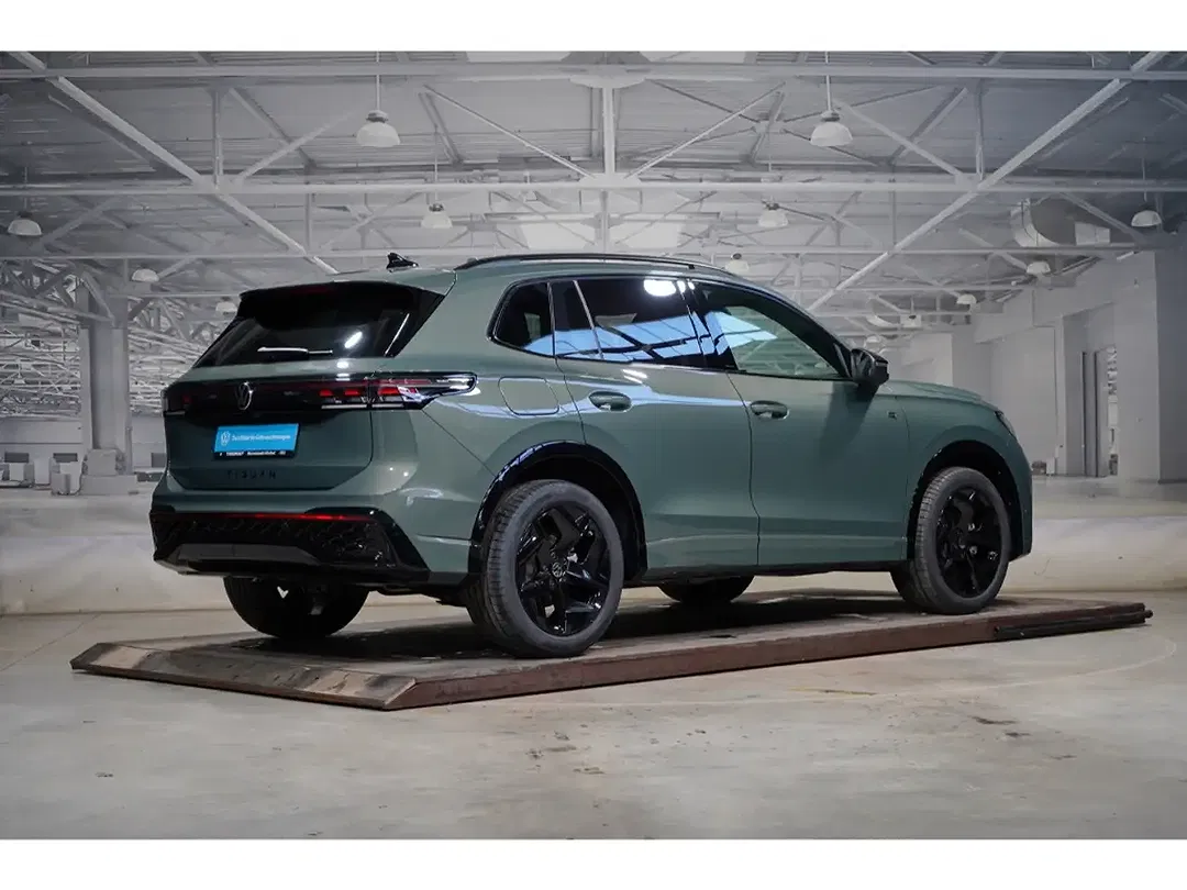 Volkswagen Tiguan - Thumbnail 3